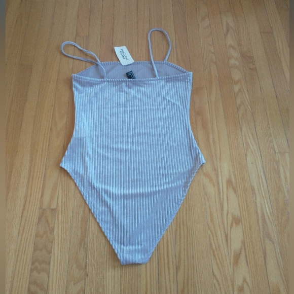 BNWT Mauve Bodysuit Size Small - Picture 3 of 3